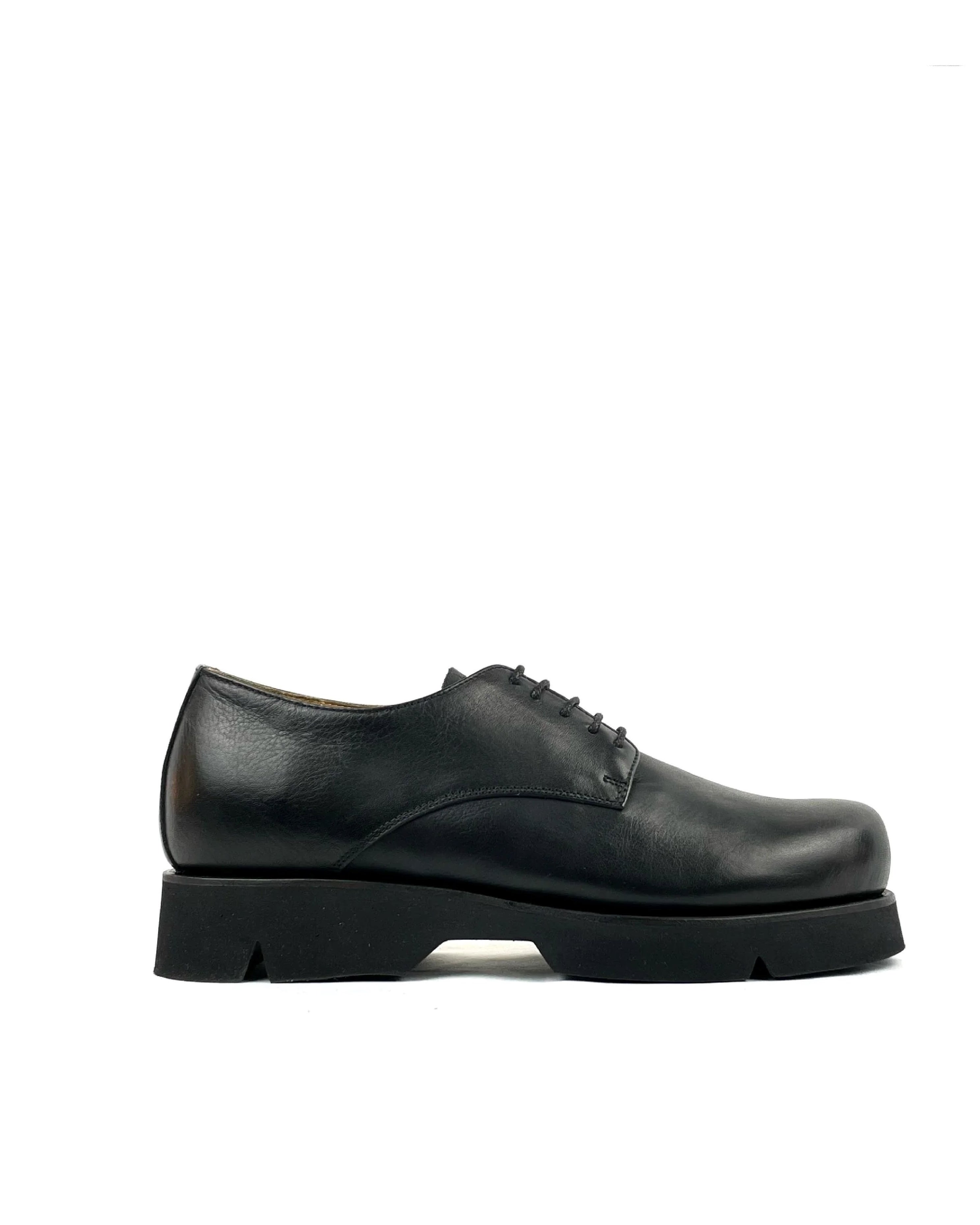 scarpa in pelle comoda con suola platform